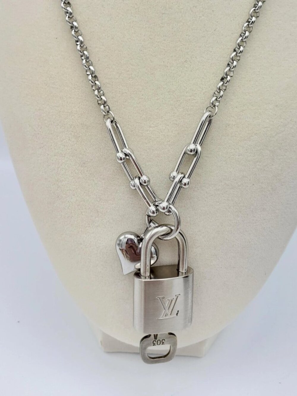 Authentic Louis Vuitton Vintage Silver Padlock Necklace✦Unbranded Silver Plated - Picture 4 of 13